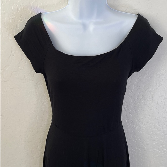 Black knit crisscross back dress - Picture 3 of 9